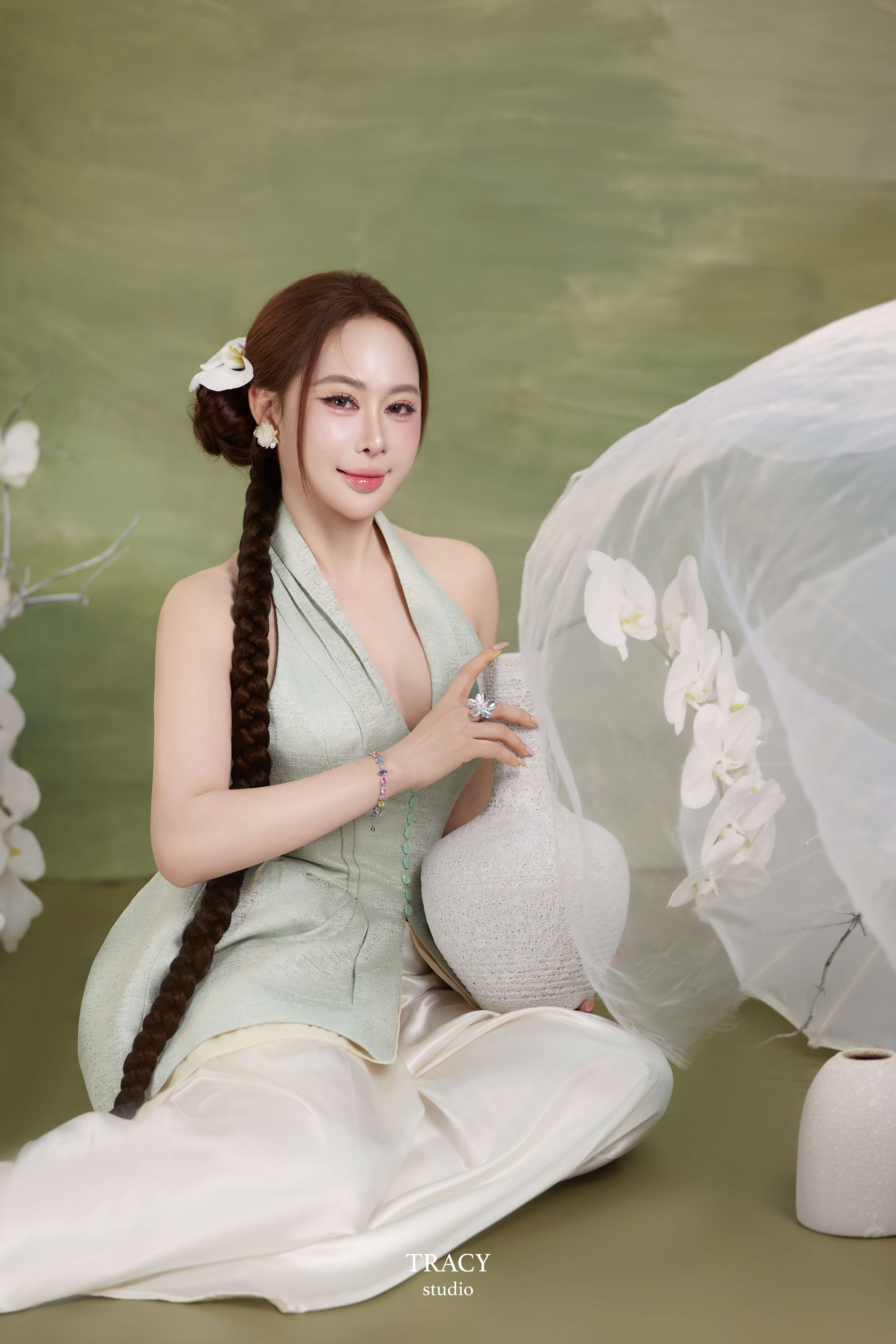 frontend/img/gallery/anh-tet-yem-ao-dai/tracy-studio-chup-concept-yem-lam (9).jpg